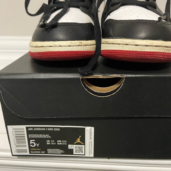 Nike Air Jordan 1 Mid GS Size 5Y - Picture 2 of 11